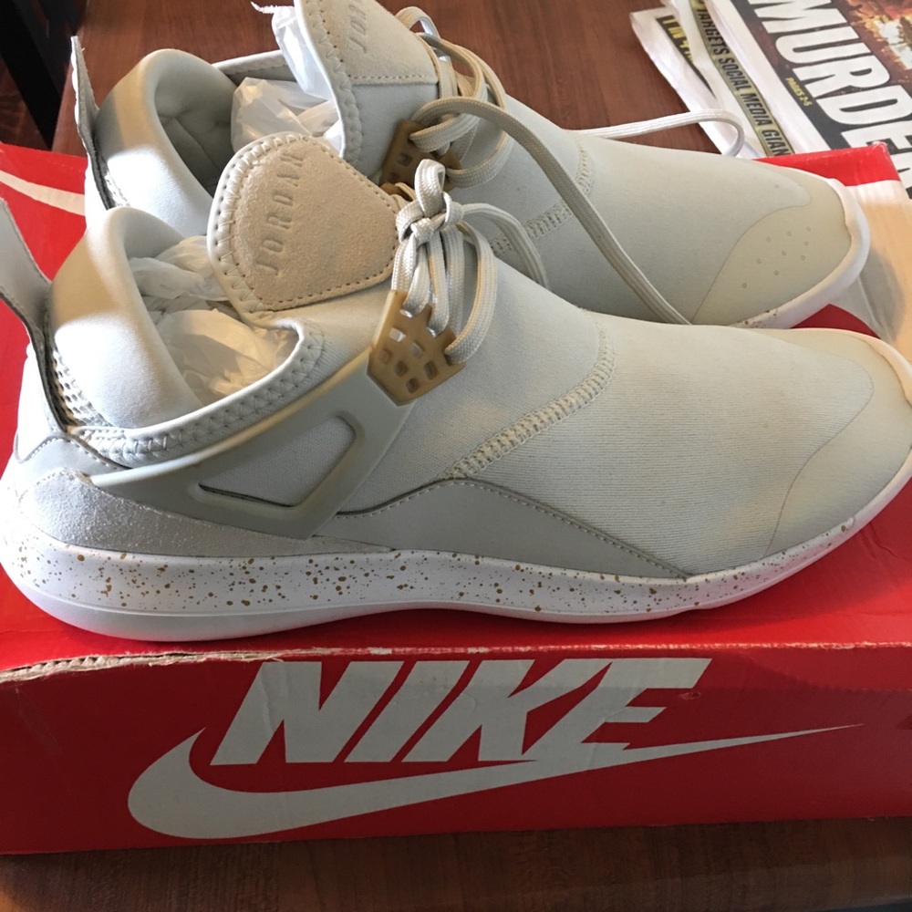 Various Nikes - Picture 8 of 14